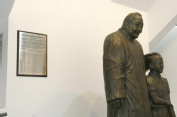 Statue-4.jpg